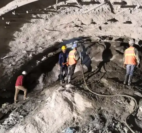 连云港拱顶带模注浆料的施工流程及注意事项